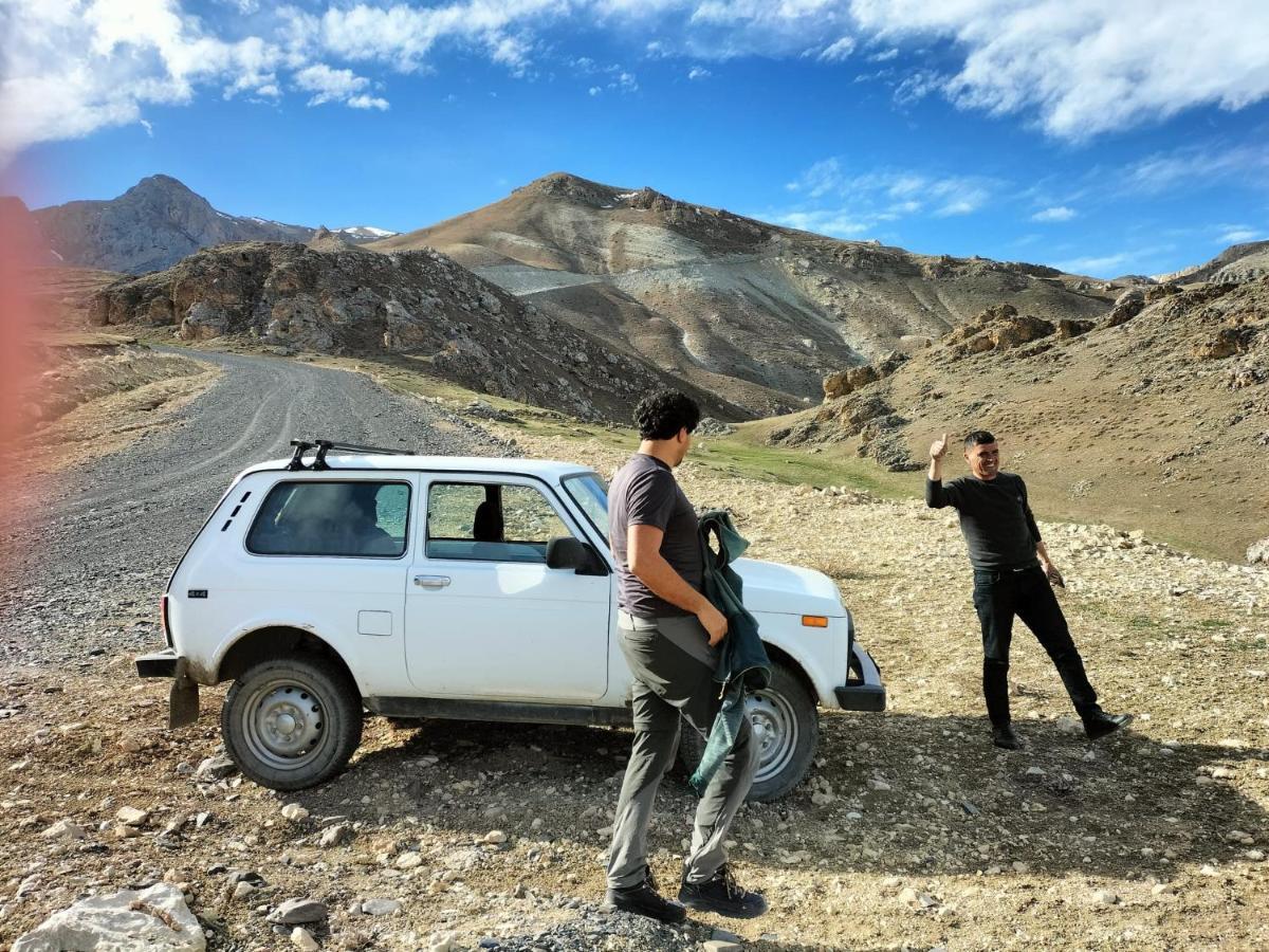 Zaur Guest Hause Hotel Xinaliq Exterior photo